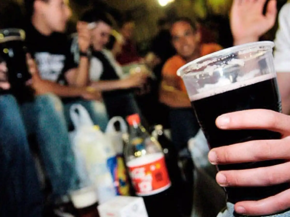 Adolescentes: entre la  noche y el alcohol 
