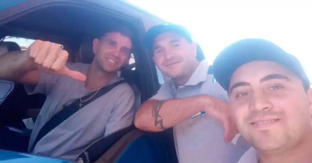 EL "DIBU" MARTÍNEZ PARÓ A CARGAR NAFTA EN MAR DEL PLATA Y SORPRENDIÓ A LOS PLAYEROS.-