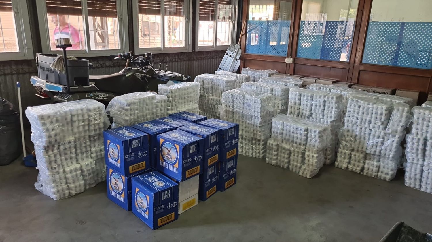 Desodorantes, fernet y hasta chicles: la Aduana detectó un contrabando millonario en Gualeguaychú