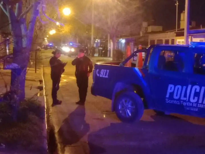 Por segunda vez en menos dos semanas, se atrincheró otro policía en barrio Nueva Esperanza de Santa Fe