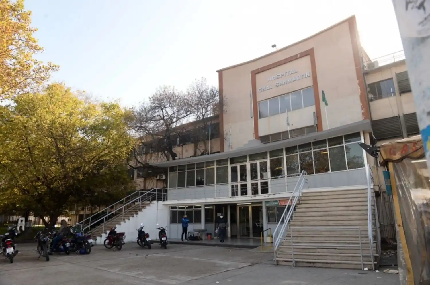 Trasladaron a La Plata al hombre que robaba cables de alta tensión y se electrocutó