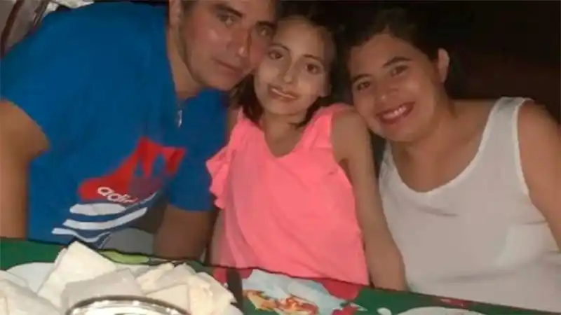 Abigail y su familia recibieron el 2021 y su papá dejó un emotivo mensaje