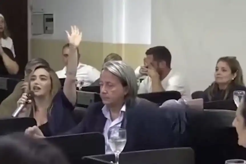 Se quebró el bloque libertario en José C. Paz: denuncias cruzadas entre concejales y referentes de LLA