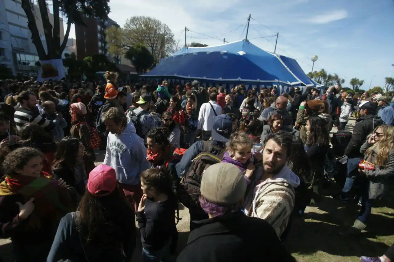 Comenzaron a desarmar el Circo La Audacia ante el inminente desalojo