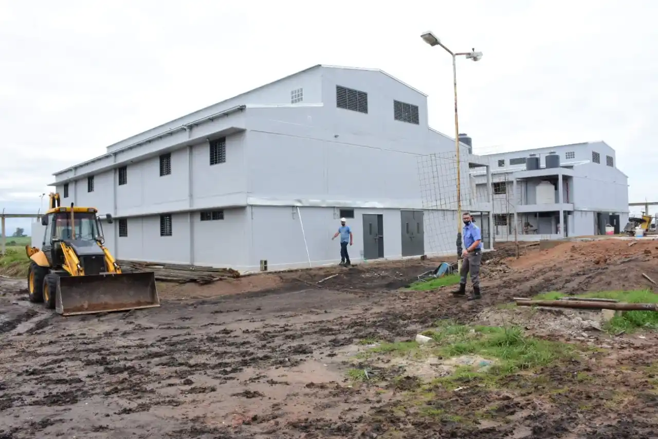 Funcionarios municipales recorrieron con la Ministra Romero las instalaciones de la UP 9