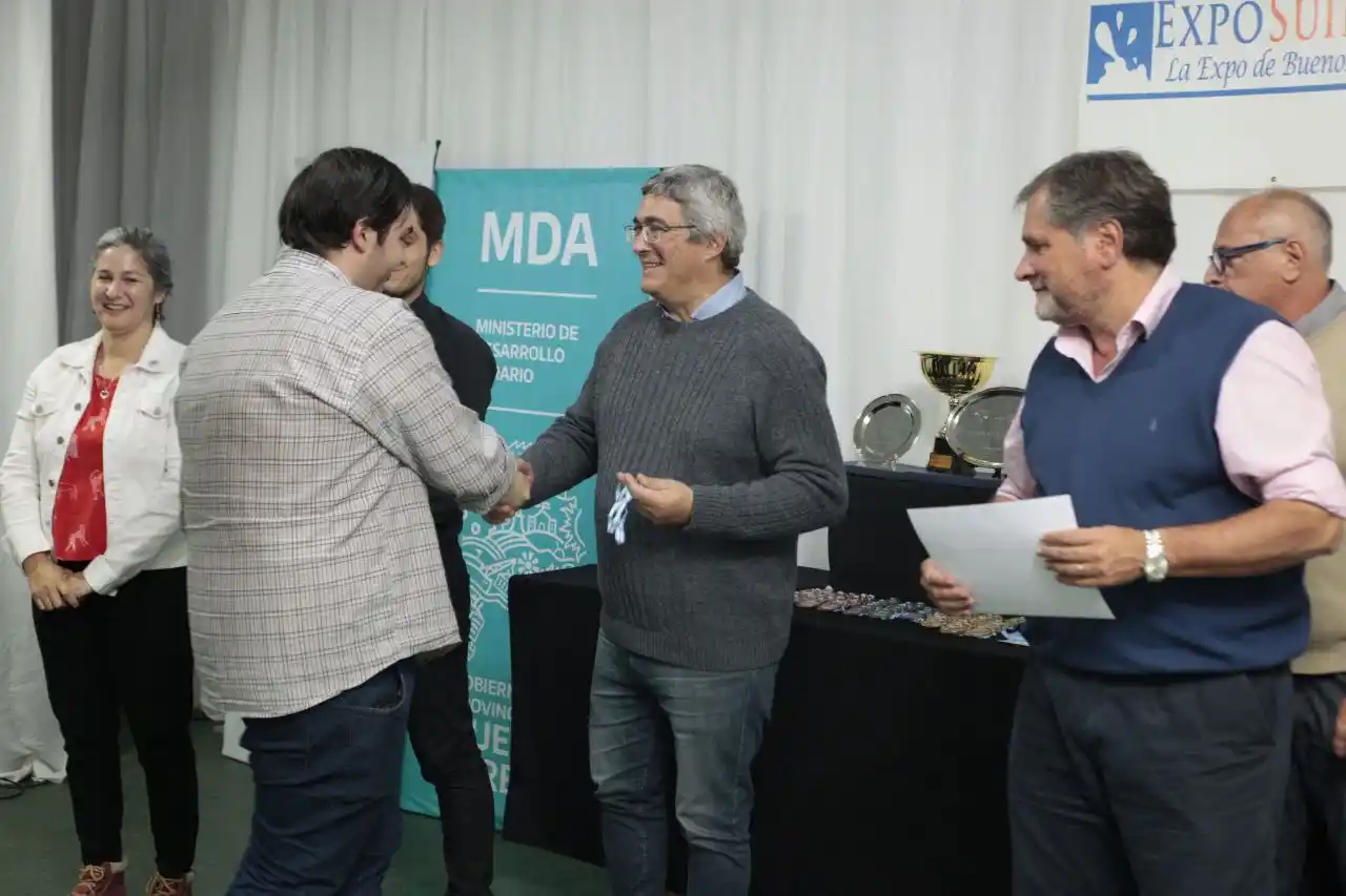 El ministro Rodríguez destacó el crecimiento de la lechería en la provincia de Buenos Aires