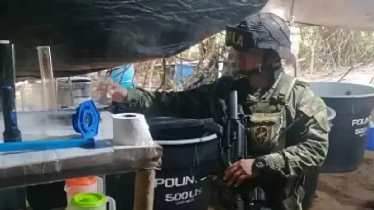 EL CLAN DEL GOLFO sigue recibiendo palos: le desmantelan  laboratorio de producción de drogas