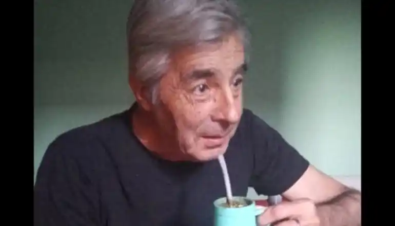 Tiene 74 años y problemas neurológicos