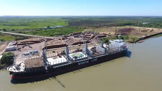 Los puertos entrerrianos cargan y exportan de forma simultánea