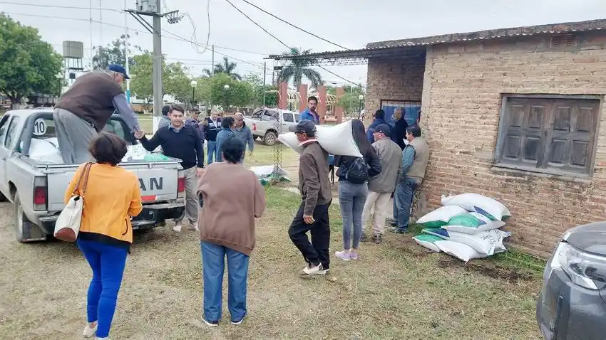 El Gobierno provincial entregó alimento 
balanceado a los pequeños productores