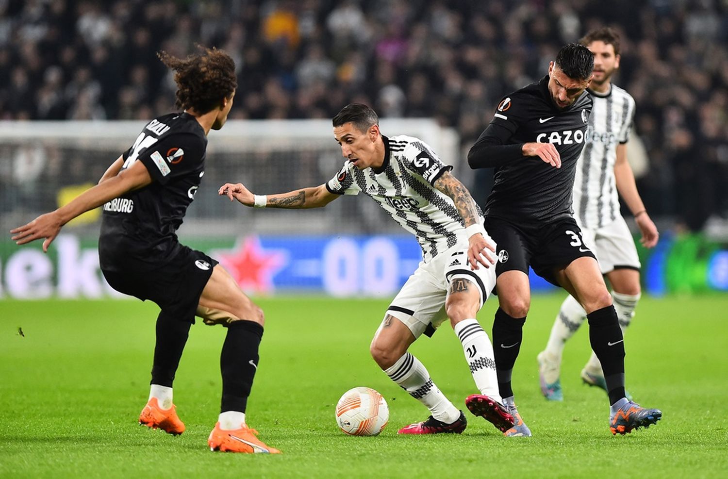 Di María le dio el triunfo a Juventus sobre el Friburgo