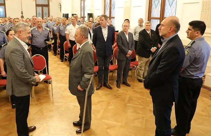 Perotti pasó a retiro a 31 comisarios: “Se verá una fuerza policial distinta”