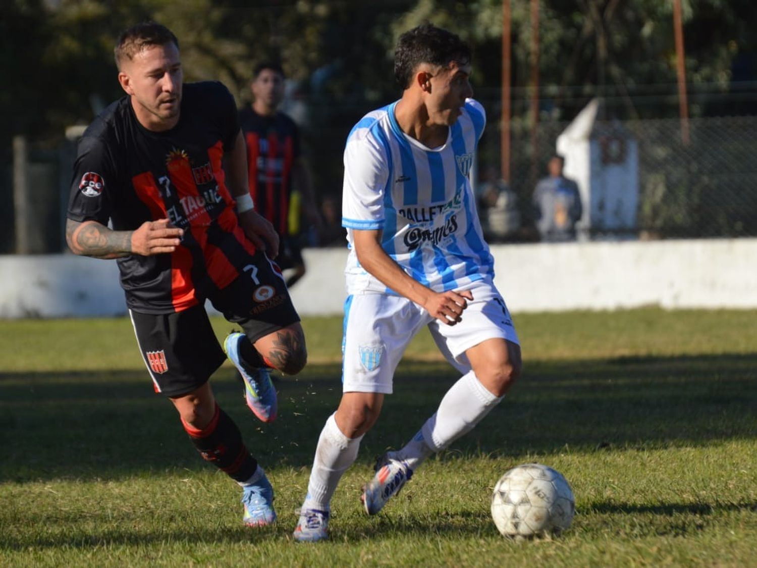 El Decano viene de ganar el clásico y mira a todos desde arriba (crédito: MR Fotografía)..