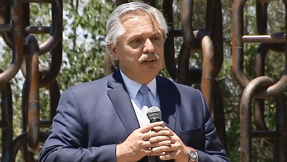 Fernández promulga la ley de movilidad jubilatoria