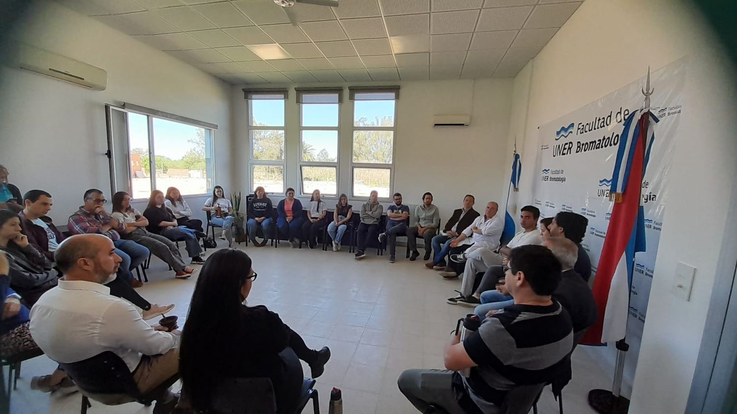 La Facultad de Bromatología realizó una asamblea abierta previo a la marcha