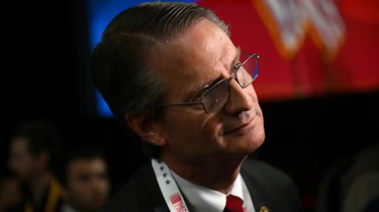 ¿LO SOÑÓ? Un congresista republicano cree que hay extraterrestres bajo el mar