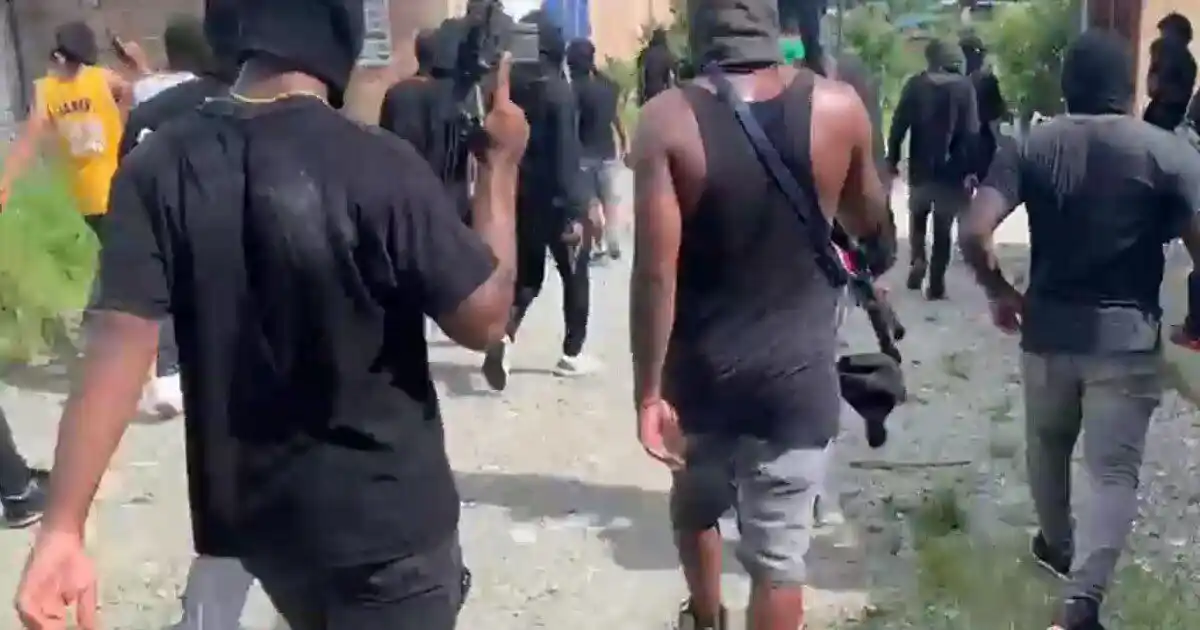 Encapuchados armados atemorizan en Buenaventura (+ Video)