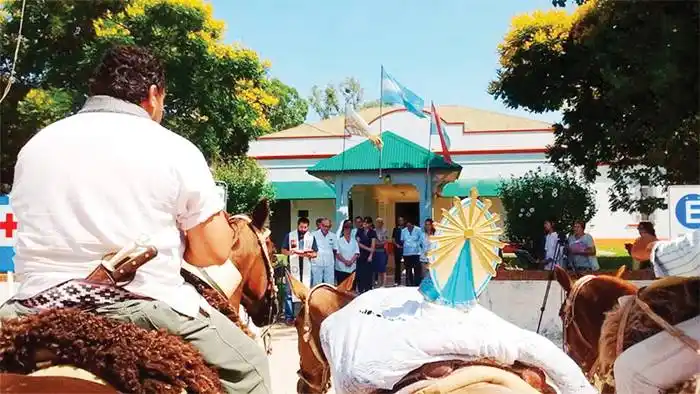 Cabalgaron varios días y llegaron a  Urdinarrain: llevaron imagen de la Virgen