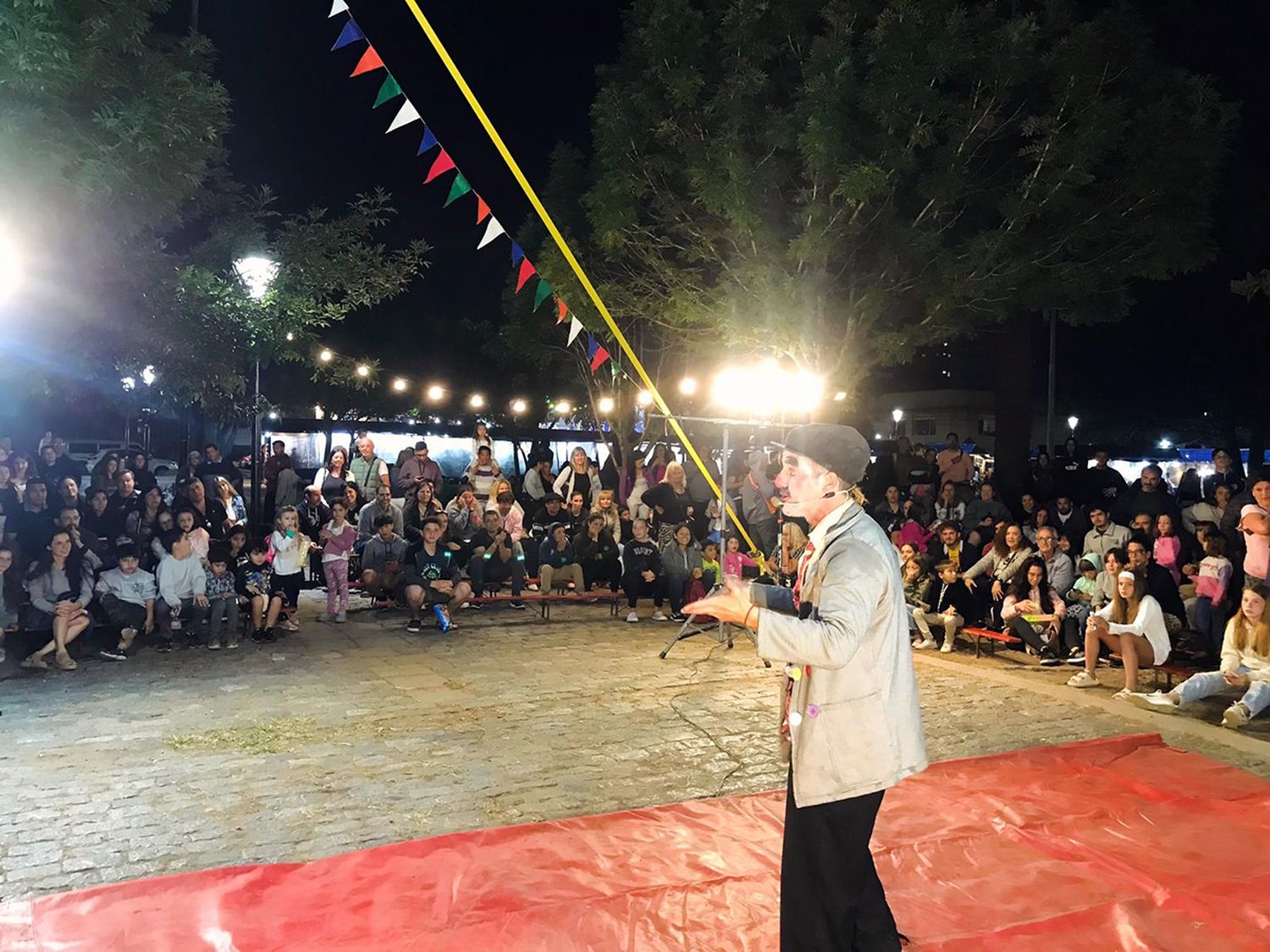 Show. El payaso Abelardo en la Plaza San Martin