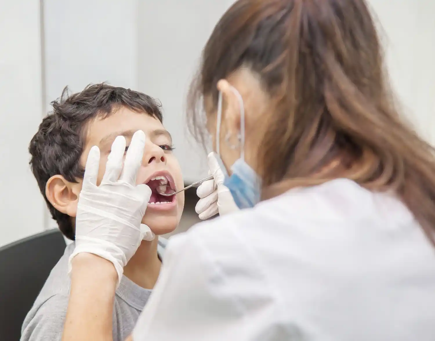 Recomiendan una consulta odontológica previo al inicio de clases