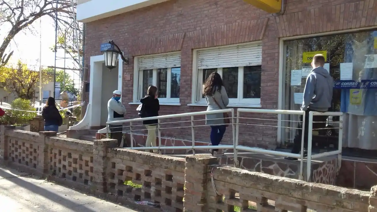 Inició el pago en el Correo de los 10 mil pesos de IFE a 554 beneficiarios