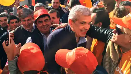 San Martín: Phatouros recibió el respaldo de Julián Domínguez