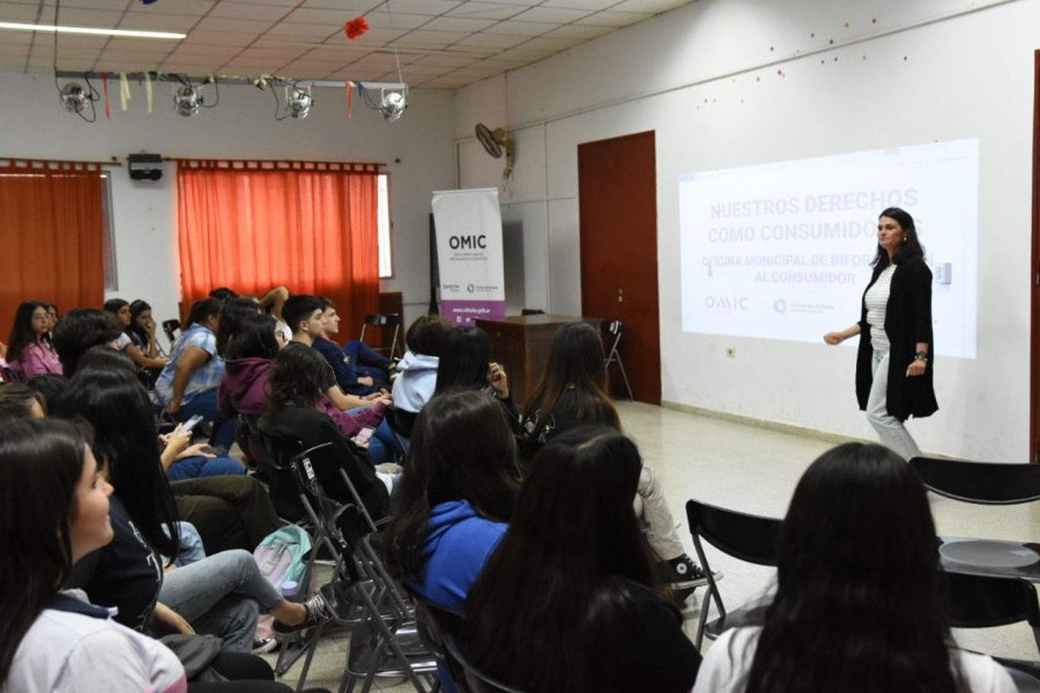 La OMIC brindó una charla en la escuela “Luisa Raimondi de Barreiro” con el objetivo de difundir la existencia del organismo local.