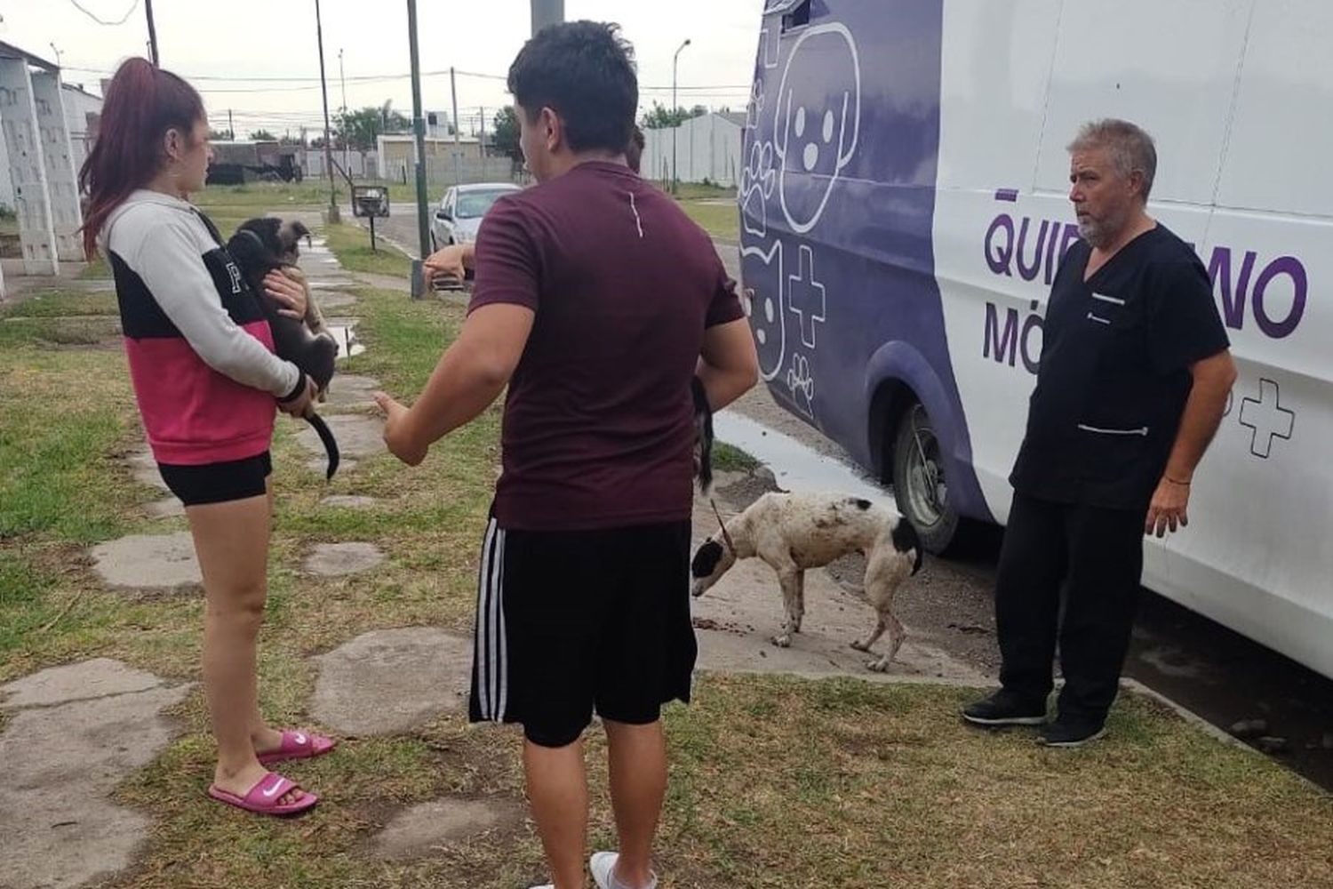 El equipo de Salud Animal y Zoonosis visita el barrio Monseñor Zazpe