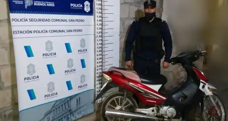 A pesar de que tenía una restricción perimetral, fue hasta la casa de su expareja, le robó una moto de la vereda y fue apresado