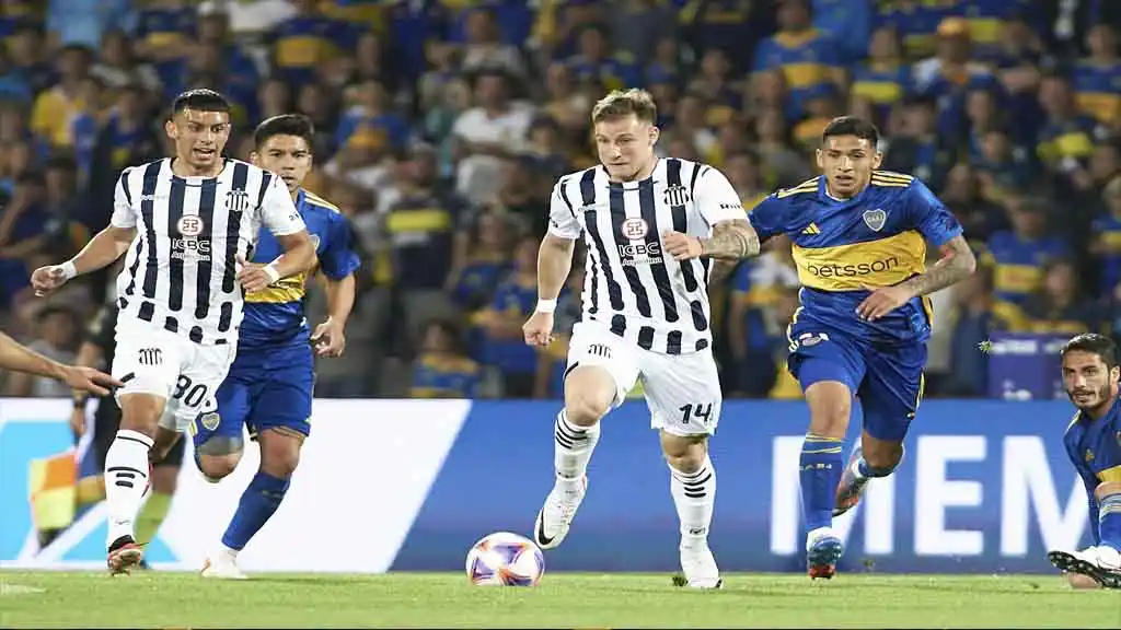 Boca avanzó por penales