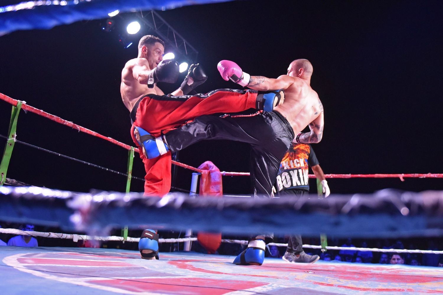 En el combate de fondo, Julián Travic de Buenos Aires venció en round extra al rosarino Iván Del Vecchio.