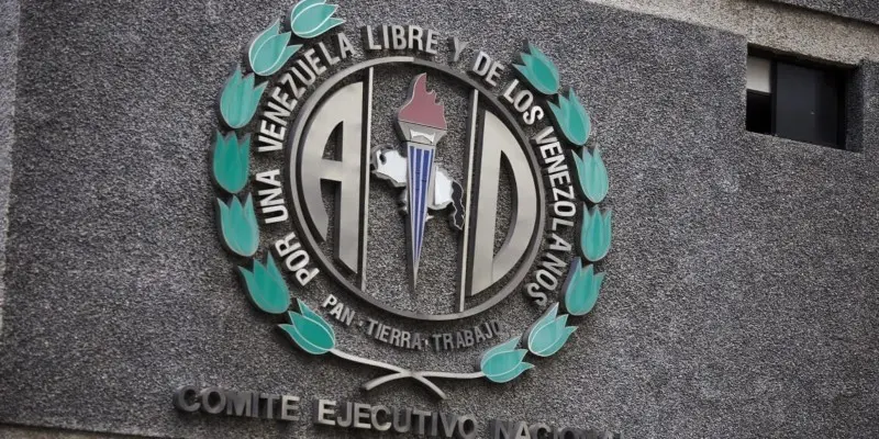 Colectivos intentan tomar sede de Acción Democrática en La Florida