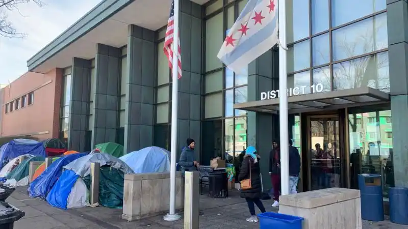 CUENTA REGRESIVA PARA MIGRANTES en Chicago: 16 de marzo debe abandonar los refugios