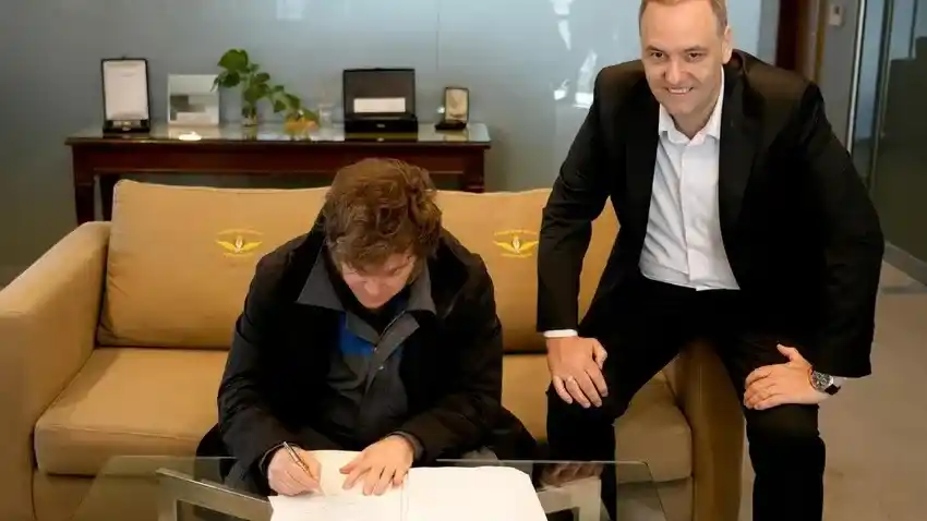 Javier Milei y Manuel Adorni ajustan la agenda de Gobierno en un clima de tensión política