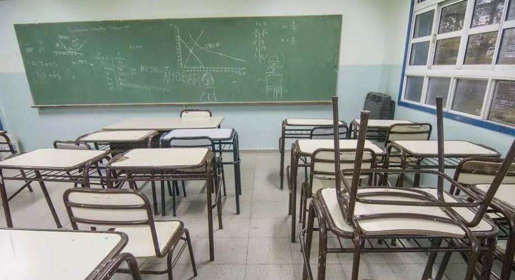 Marcha universitaria miércoles sin clases por paro docente en la