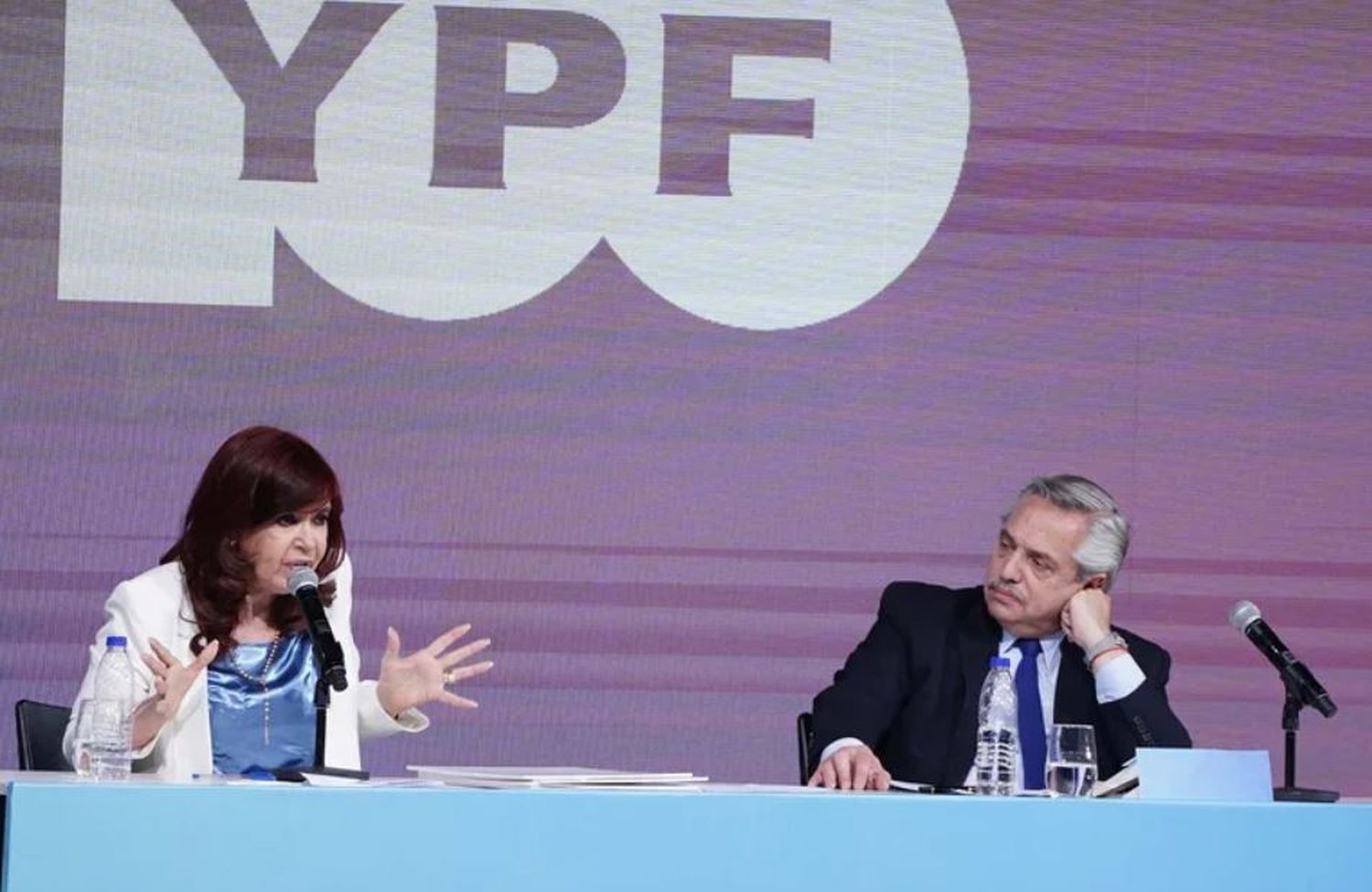 Cristina Kirchner habló sobre la denuncia contra Alberto Fernández: "las fotos delatan los aspectos más sórdidos y oscuros de la condición humana"