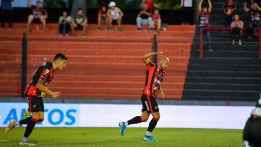 En un partido vibrante, Patronato venció a Lanús