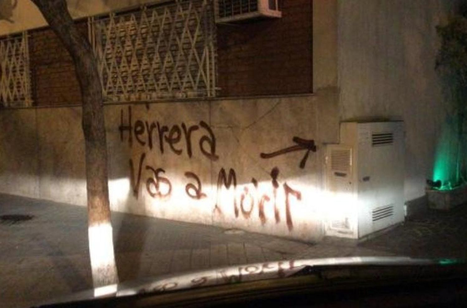 «Herrera vas a morir»: la amenaza que apareció en el frente de una casa