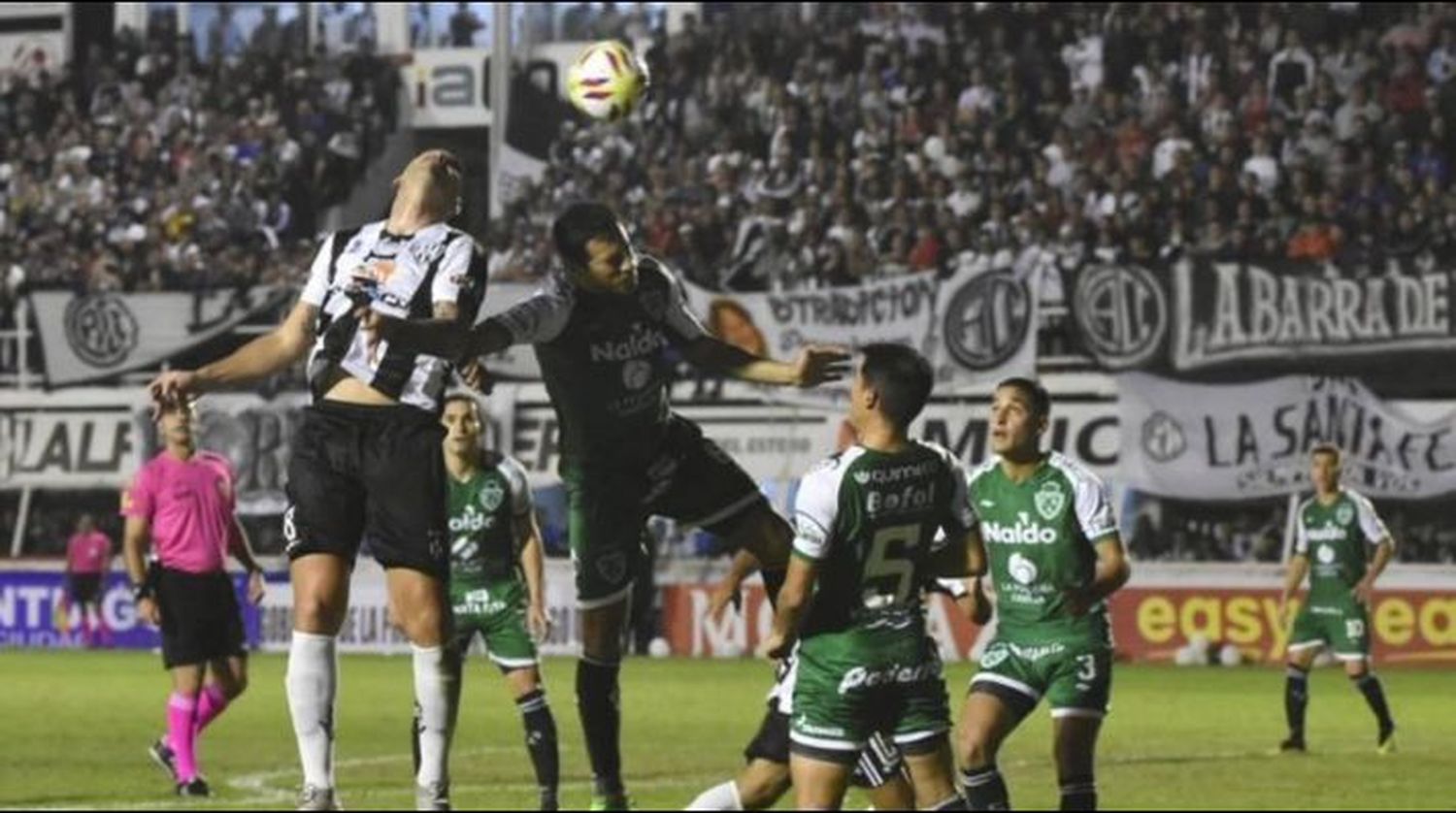 Sarmiento-Central Córdoba, por una plaza en la Superliga