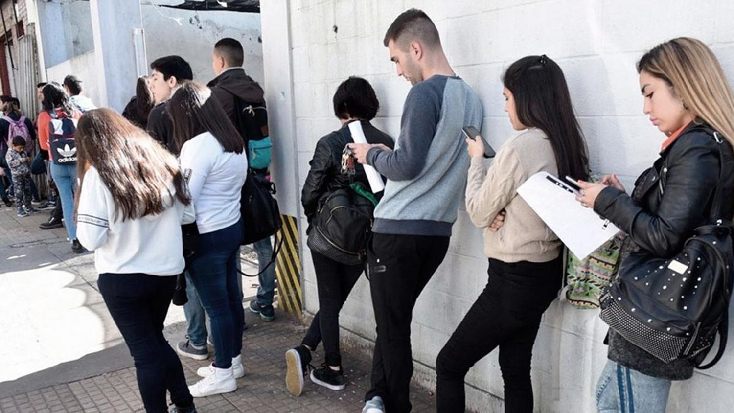 Tras un año crítico para la economía, el mercado laboral a nivel local sufre las secuelas de la recesión