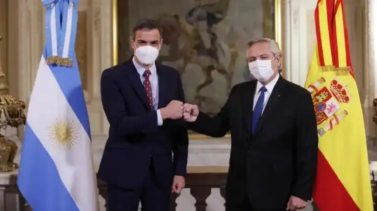 Alberto Fernández inicia nueva gira por España y Alemania