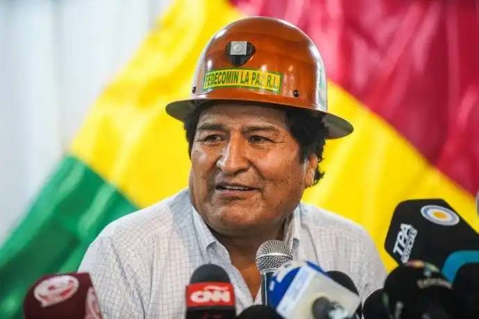 Bolivia: ordenan investigar a 600  miembros del gobierno de Evo Morales 