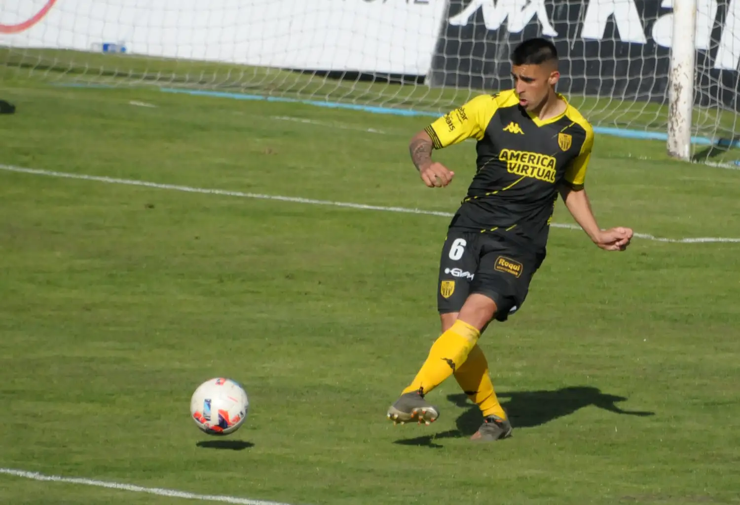 Jara va de titular en Santamarina.