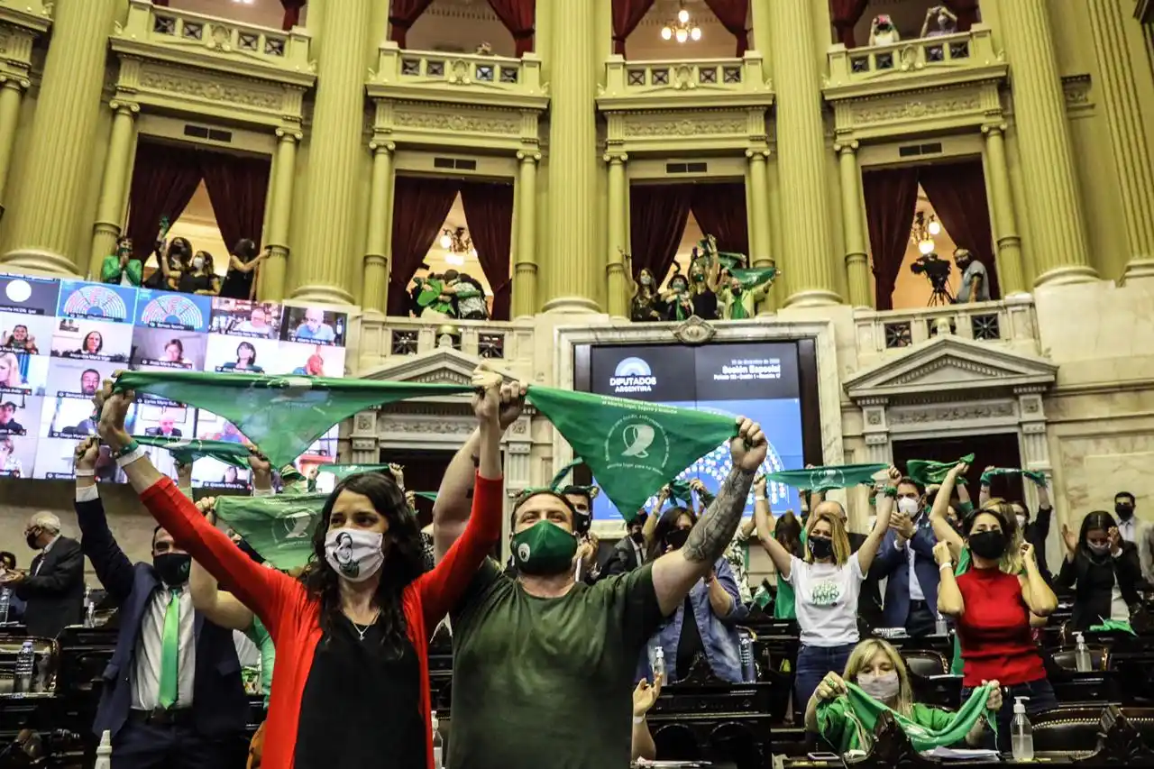 Aborto legal: Diputados dio media sanción al proyecto de ley y la iniciativa ahora se definirá en el Senado