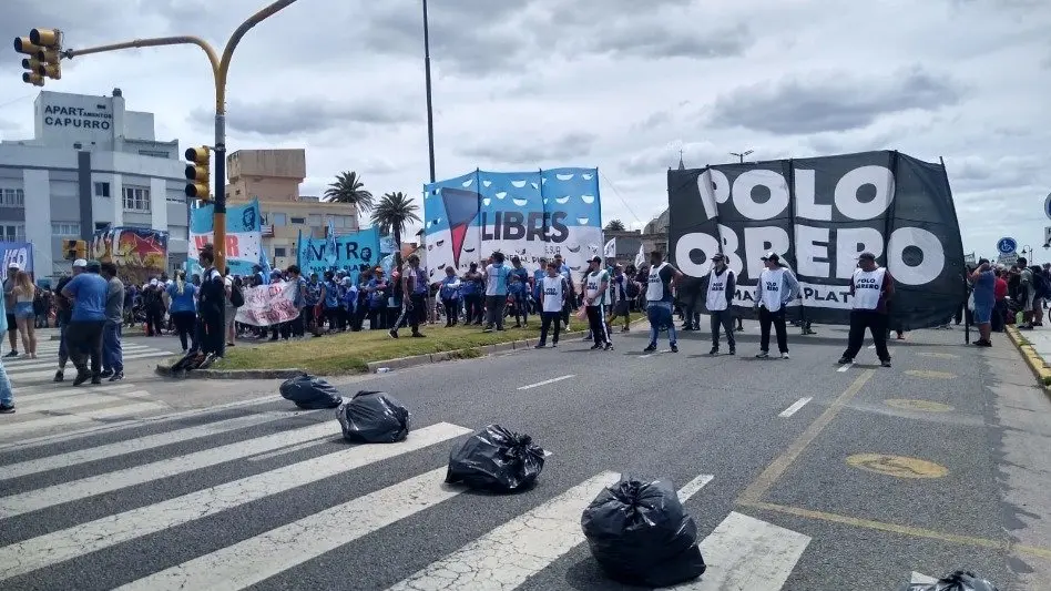"Están ajustando todos los suministros de comedores y merenderos donde van miles de compañeros"