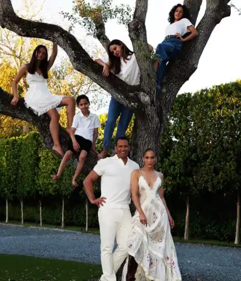 La familia que han formado ARod y JLo. Foto: Instagram