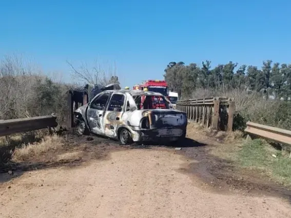 Tragedia en Gualeguaychú: un hombre murió calcinado tras chocar contra un puente