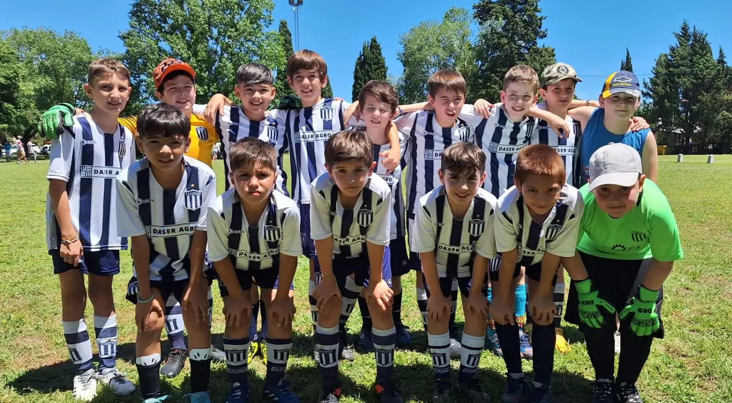 Tras la participación de los Encuentros de Carbó y Nogoyá, la distintas categorías de la Escuelita de Fútbol de Sociedad Sportiva se prepara para participar del torneo que organiza Urquiza el venidero fin de semana en el estadio "5 de Octubre".