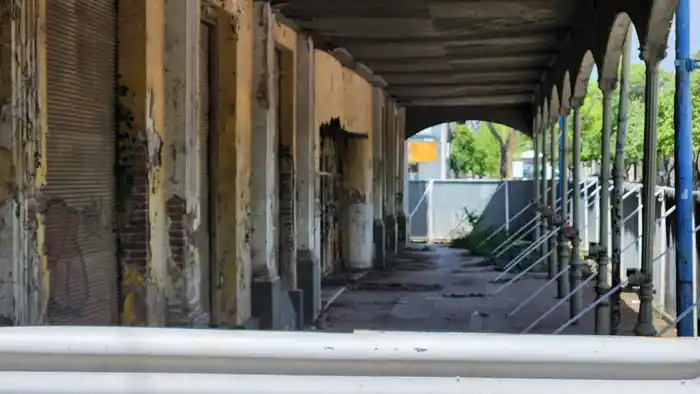 Denunciaron nuevos intentos de “usurpación” de la Recova Ripamonti: habría gente ingresando frazadas - 1