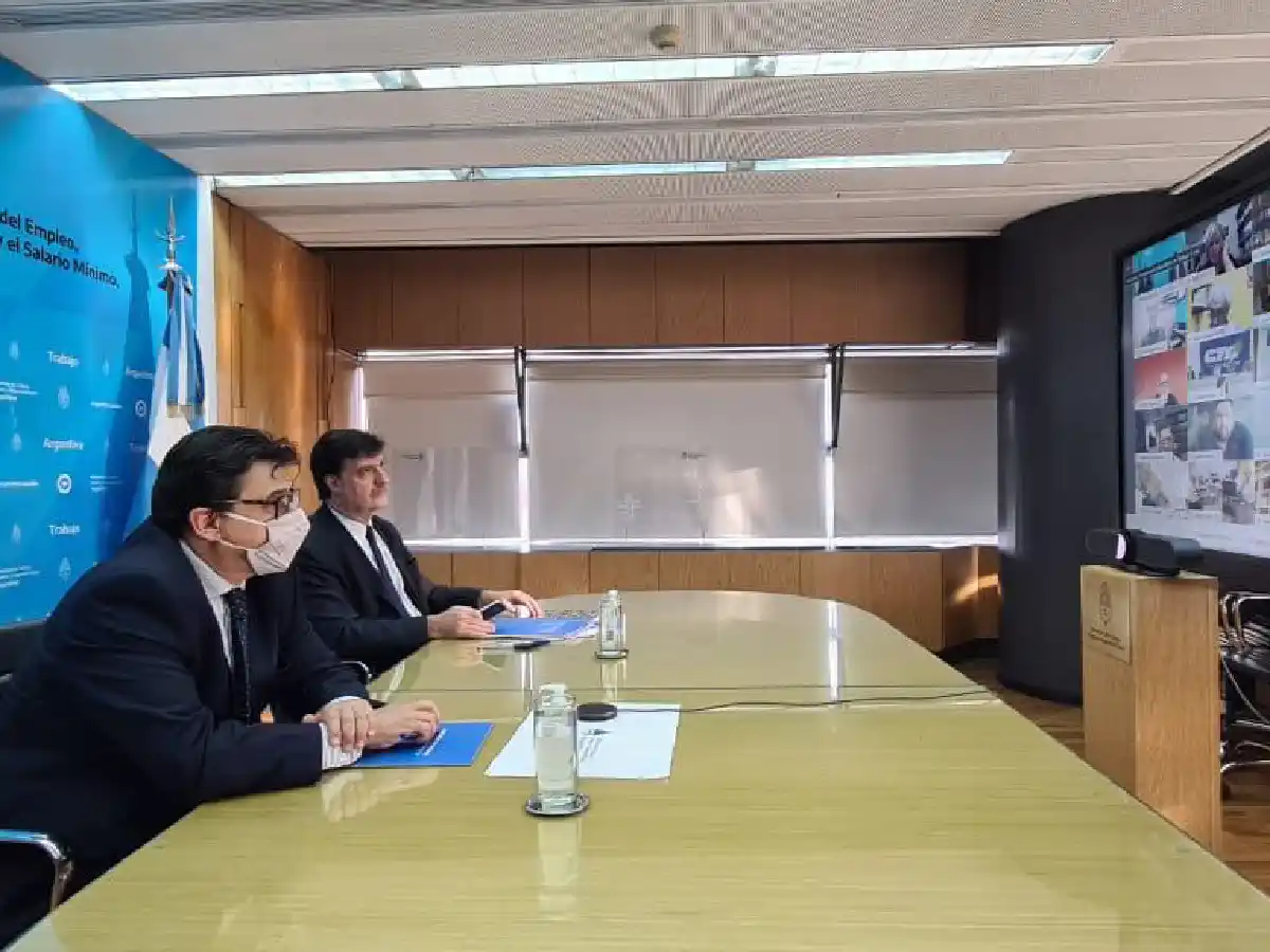 Acordaron 28% de aumento en el salario mínimo y el básico será de $ 21.600 en marzo